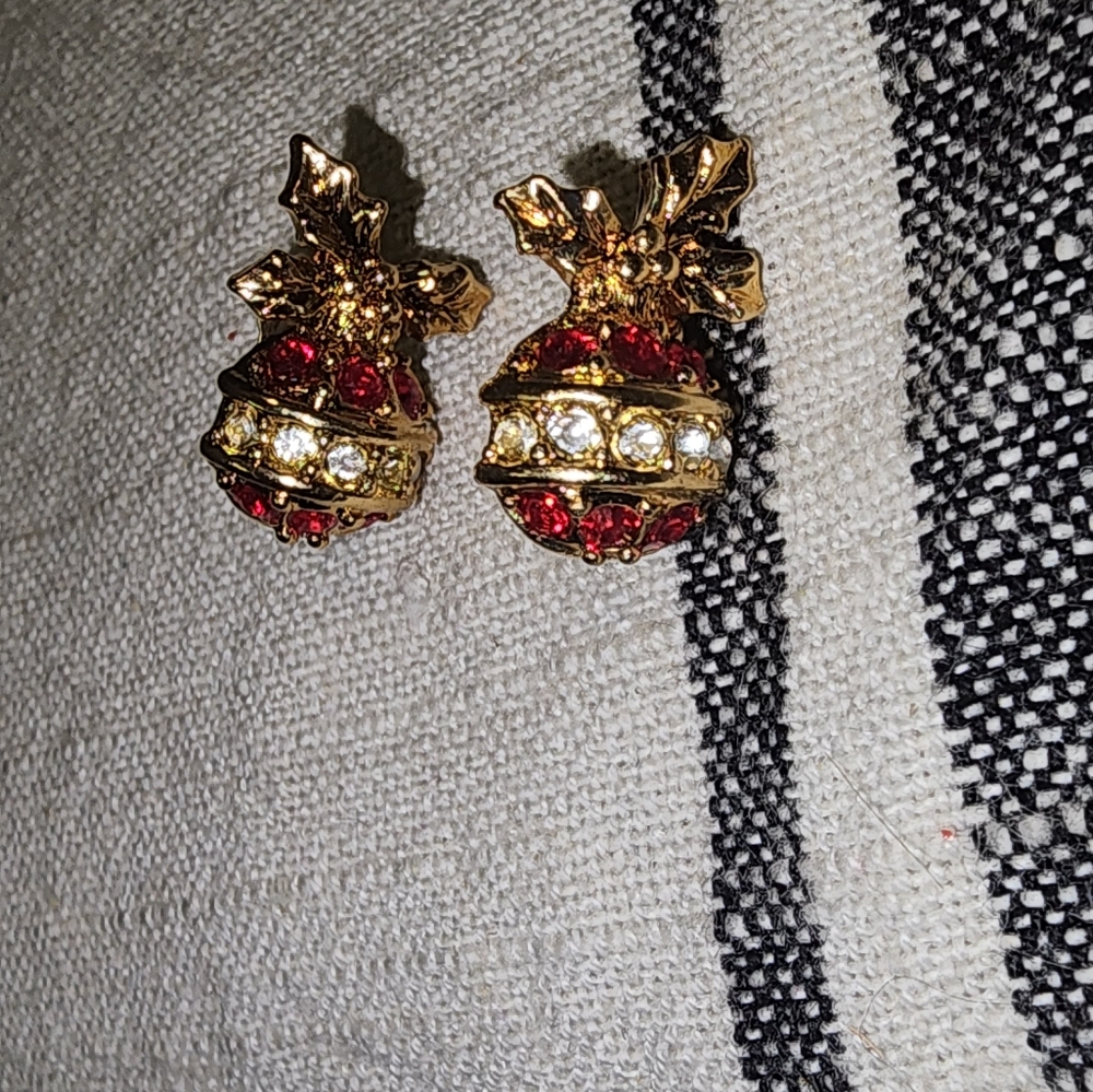 Vintage Avon Christmas Ornament Earrings
